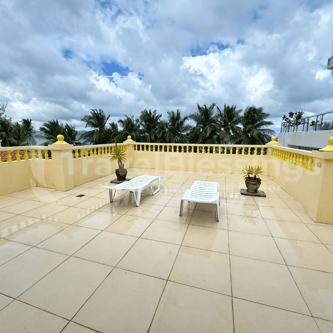 Golden Phoenix - Balcony-Terrace